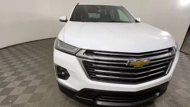 2023 Summit White Chevrolet Traverse LT FWD SUV