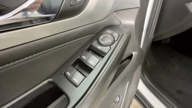 2023 Summit White Chevrolet Traverse LT FWD SUV