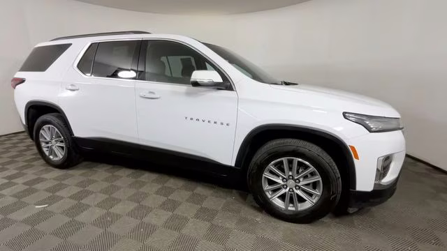 2023 Summit White Chevrolet Traverse LT FWD SUV