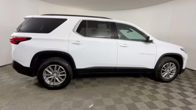 2023 Summit White Chevrolet Traverse LT FWD SUV