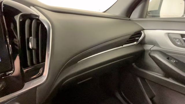 2023 Summit White Chevrolet Traverse LT FWD SUV
