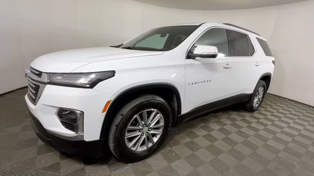 2023 Summit White Chevrolet Traverse LT FWD SUV