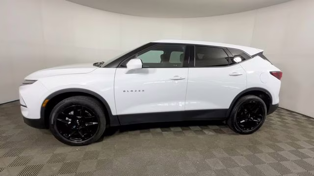 2023 Summit White Chevrolet Blazer LT FWD SUV