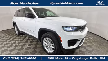 2024 Bright White Clearcoat Jeep Grand Cherokee Laredo 4X4 SUV