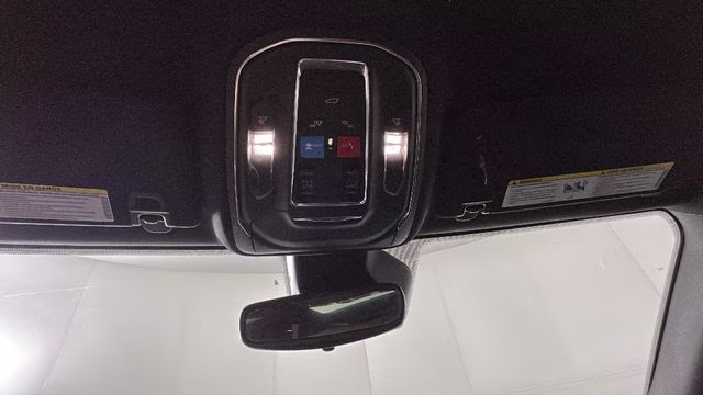 2024 Bright White Clearcoat Jeep Grand Cherokee Laredo 4X4 SUV