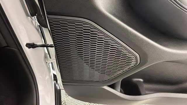 2024 Bright White Clearcoat Jeep Grand Cherokee Laredo 4X4 SUV