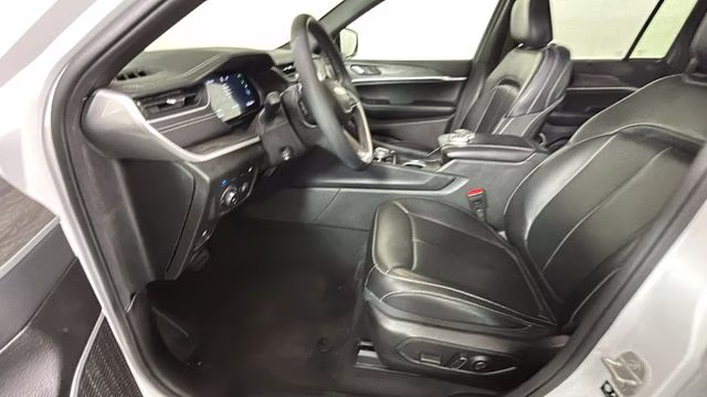 2024 Bright White Clearcoat Jeep Grand Cherokee 4xe 4X4 SUV