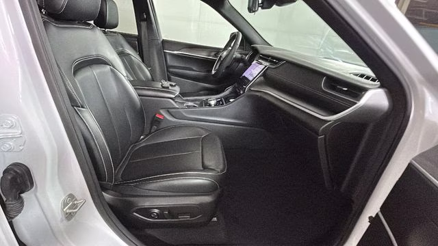 2024 Bright White Clearcoat Jeep Grand Cherokee 4xe 4X4 SUV