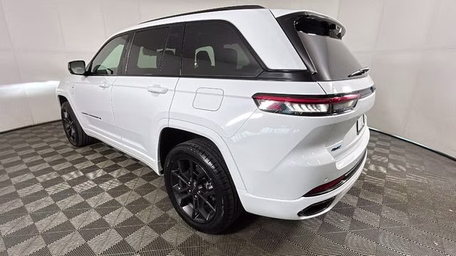 2024 Bright White Clearcoat Jeep Grand Cherokee 4xe 4X4 SUV