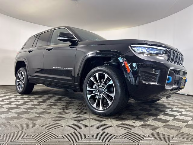 2023 Diamond Black Crystal Pearlcoat Jeep Grand Cherokee Overland 4xe 4X4 SUV