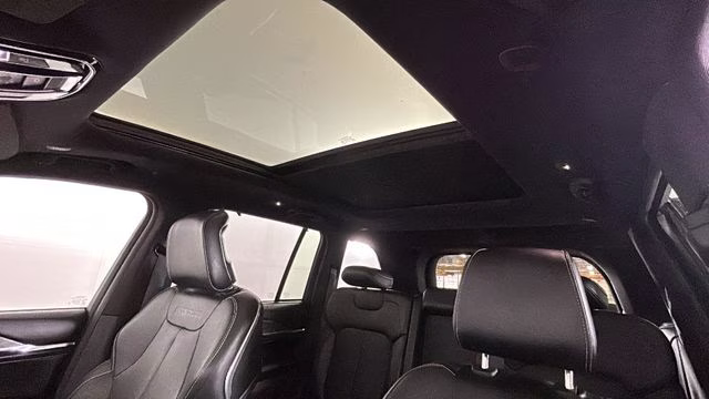 2023 Diamond Black Crystal Pearlcoat Jeep Grand Cherokee Overland 4xe 4X4 SUV