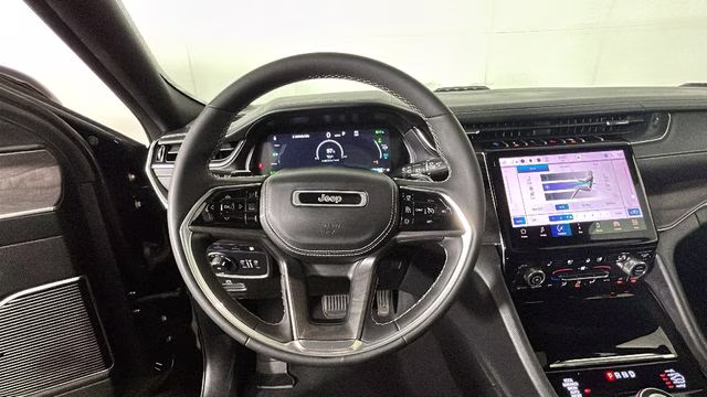 2023 Diamond Black Crystal Pearlcoat Jeep Grand Cherokee Overland 4xe 4X4 SUV