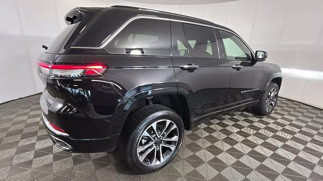 2023 Diamond Black Crystal Pearlcoat Jeep Grand Cherokee Overland 4xe 4X4 SUV