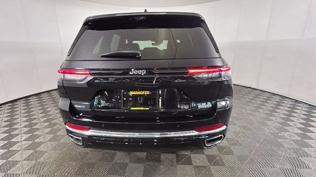 2023 Diamond Black Crystal Pearlcoat Jeep Grand Cherokee Overland 4xe 4X4 SUV
