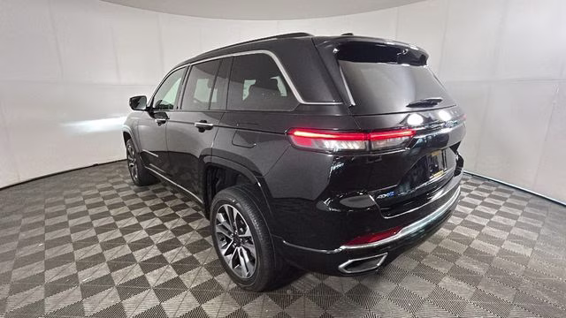 2023 Diamond Black Crystal Pearlcoat Jeep Grand Cherokee Overland 4xe 4X4 SUV