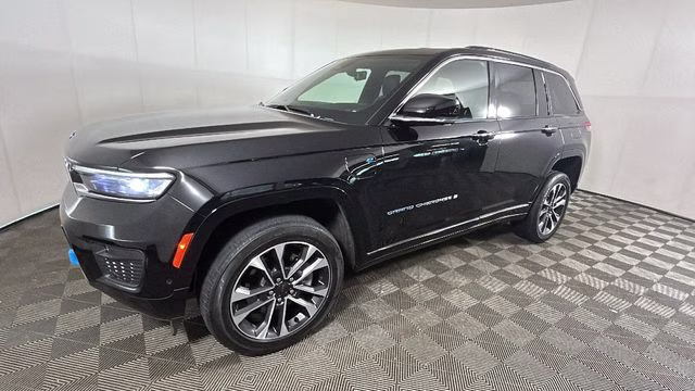 2023 Diamond Black Crystal Pearlcoat Jeep Grand Cherokee Overland 4xe 4X4 SUV