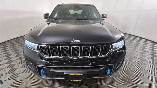 2023 Diamond Black Crystal Pearlcoat Jeep Grand Cherokee Overland 4xe 4X4 SUV