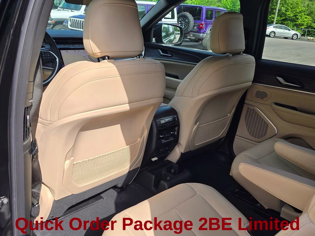 2026 Diamond Black Crystal Pearlcoat Jeep Grand Cherokee L Limited 4X4 SUV