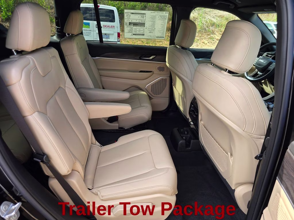 2026 Diamond Black Crystal Pearlcoat Jeep Grand Cherokee L Limited 4X4 SUV