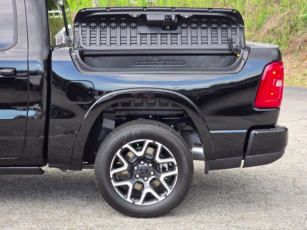 2026 Diamond Black Crystal Pearlcoat Ram 1500 Laramie 4X4 Truck