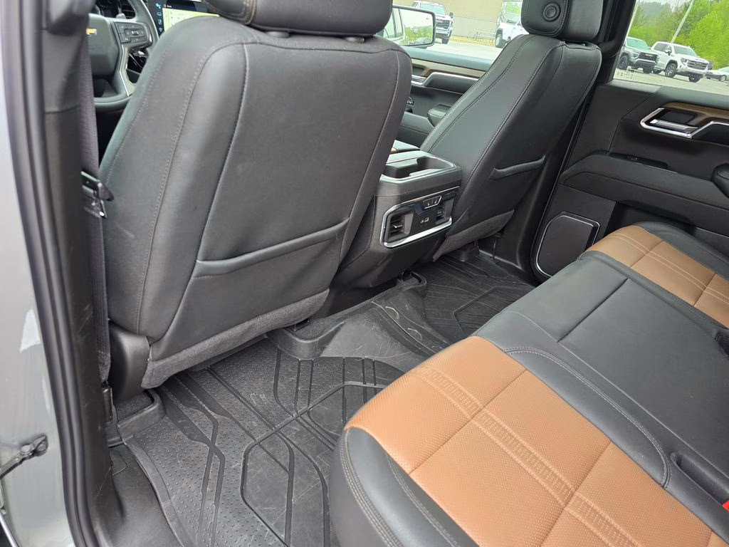 2024 Sterling Gray Metallic Chevrolet Silverado 1500 High Country 4X4 Truck