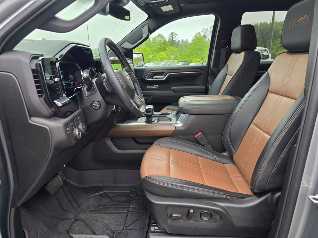 2024 Sterling Gray Metallic Chevrolet Silverado 1500 High Country 4X4 Truck