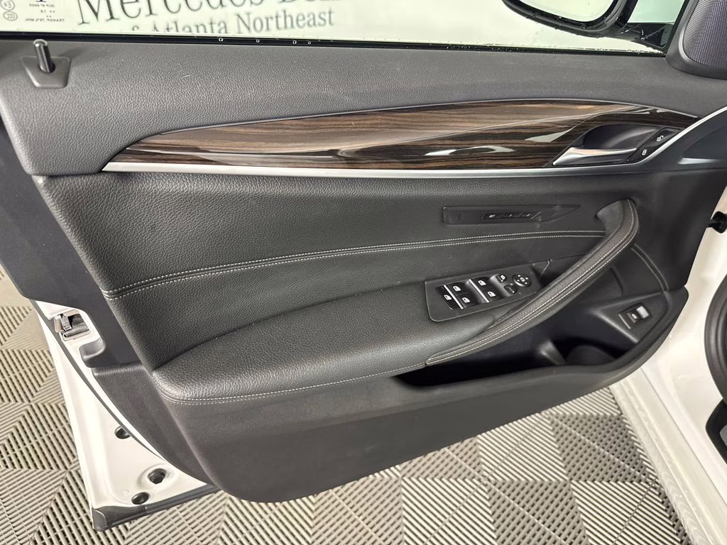 2019 Mineral White Metallic BMW 5 Series 540i RWD Sedan
