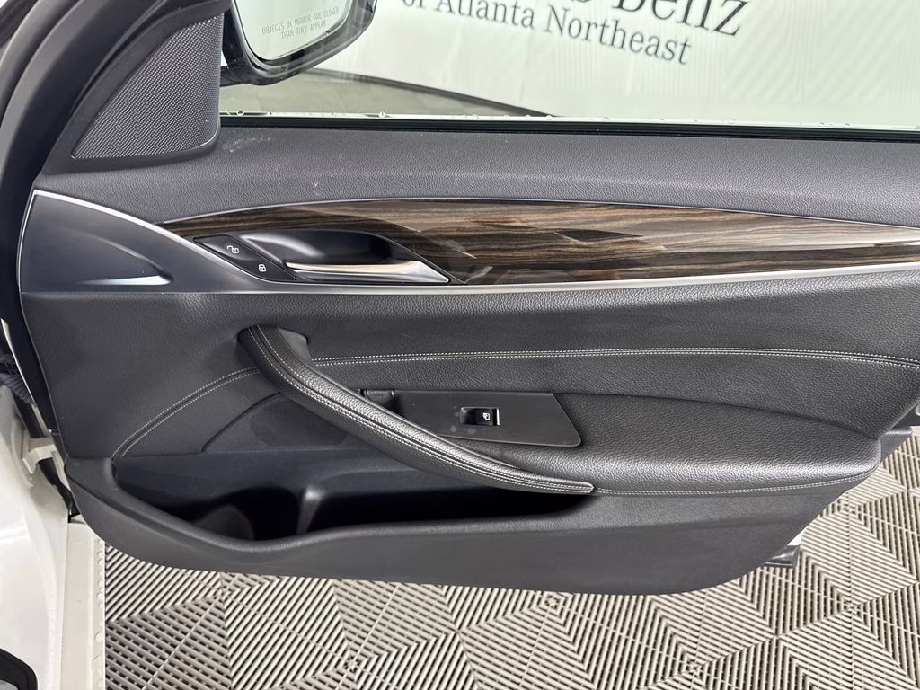 2019 Mineral White Metallic BMW 5 Series 540i RWD Sedan
