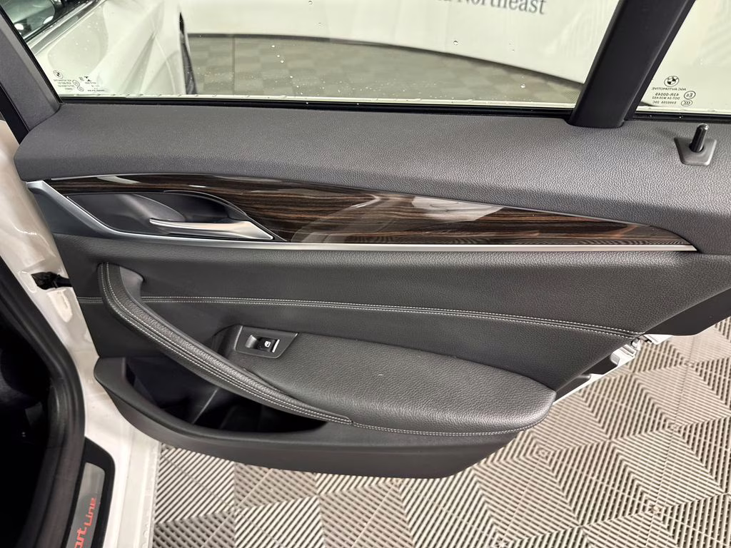 2019 Mineral White Metallic BMW 5 Series 540i RWD Sedan