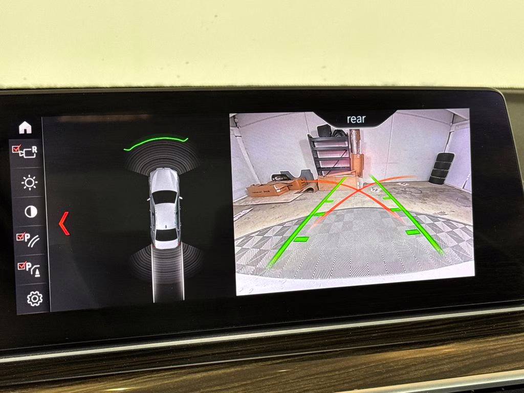 2019 Mineral White Metallic BMW 5 Series 540i RWD Sedan