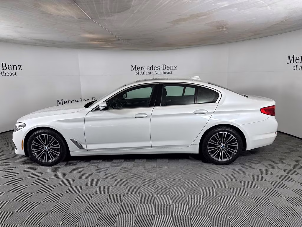 2019 Mineral White Metallic BMW 5 Series 540i RWD Sedan