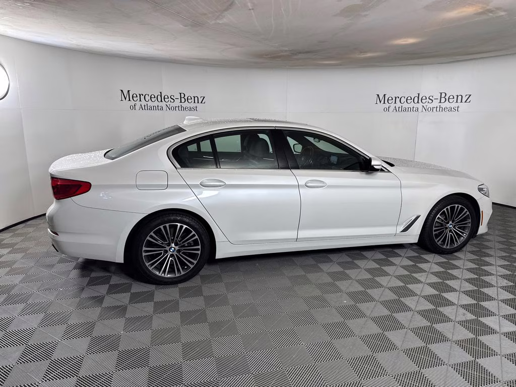 2019 Mineral White Metallic BMW 5 Series 540i RWD Sedan