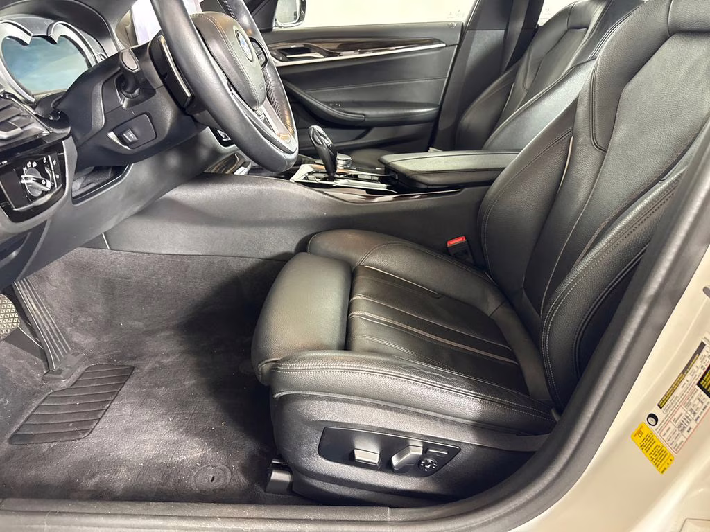 2019 Mineral White Metallic BMW 5 Series 540i RWD Sedan