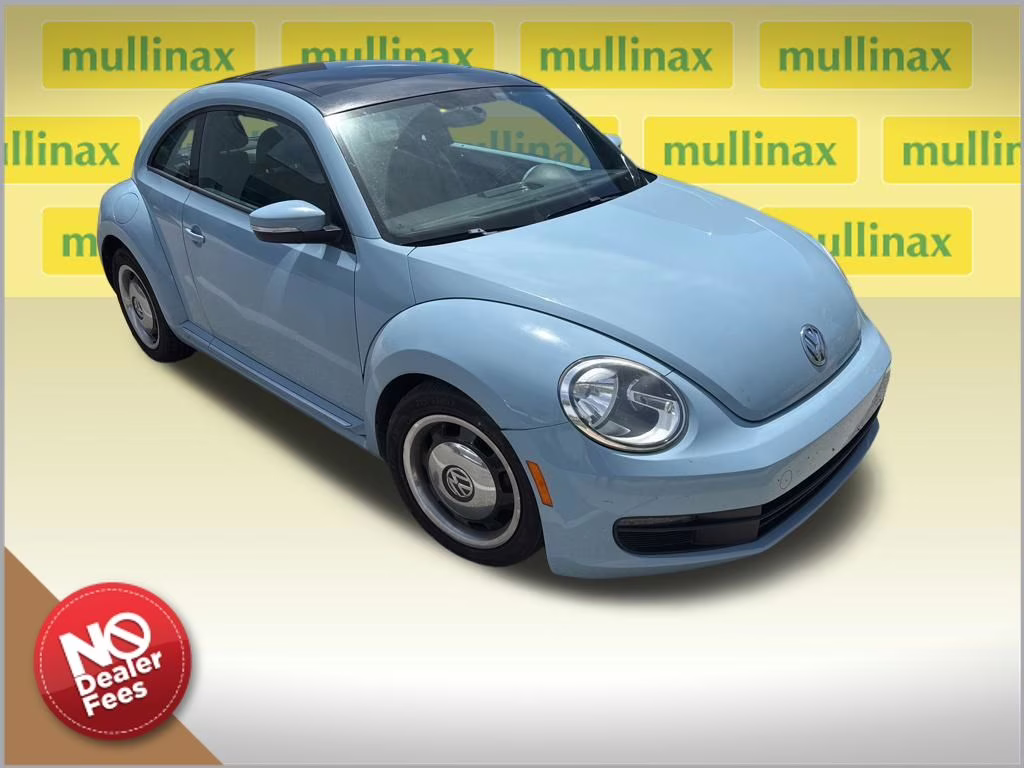 2013 Denim Blue Volkswagen Beetle 2.5L FWD Hatchback