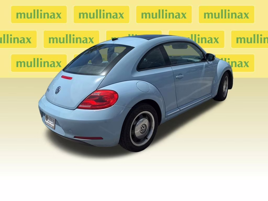 2013 Denim Blue Volkswagen Beetle 2.5L FWD Hatchback