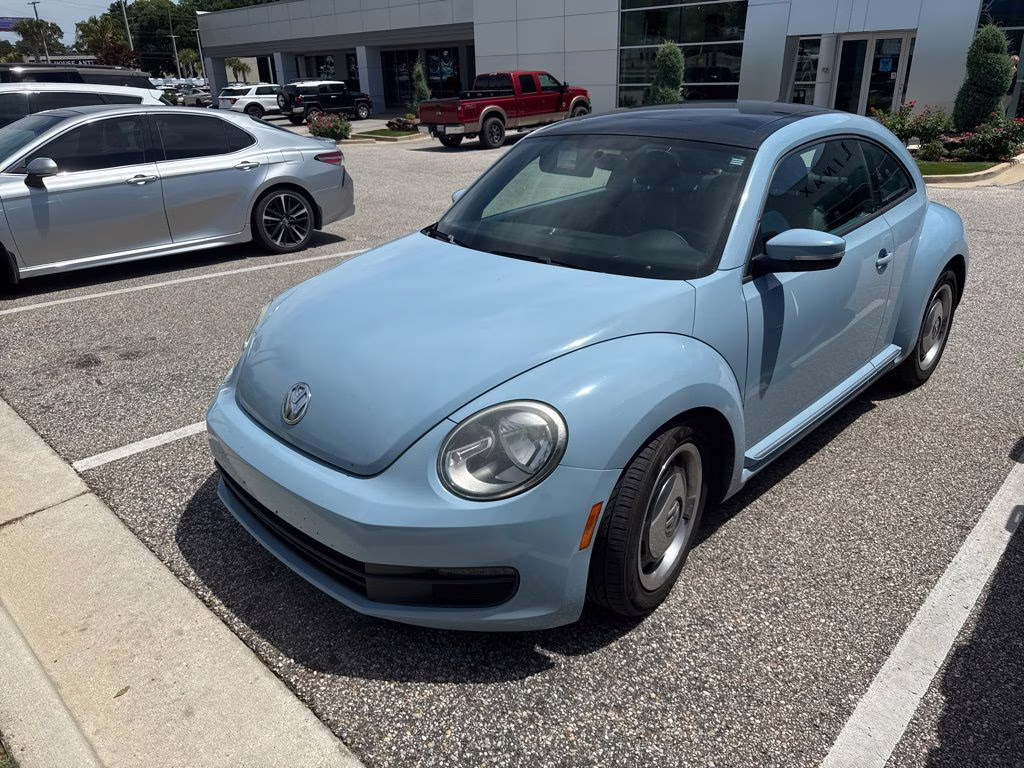 2013 Denim Blue Volkswagen Beetle 2.5L FWD Hatchback