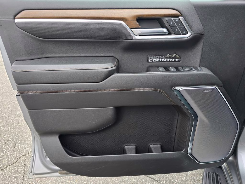 2024 Sterling Gray Metallic Chevrolet Silverado 1500 High Country 4X4 Truck