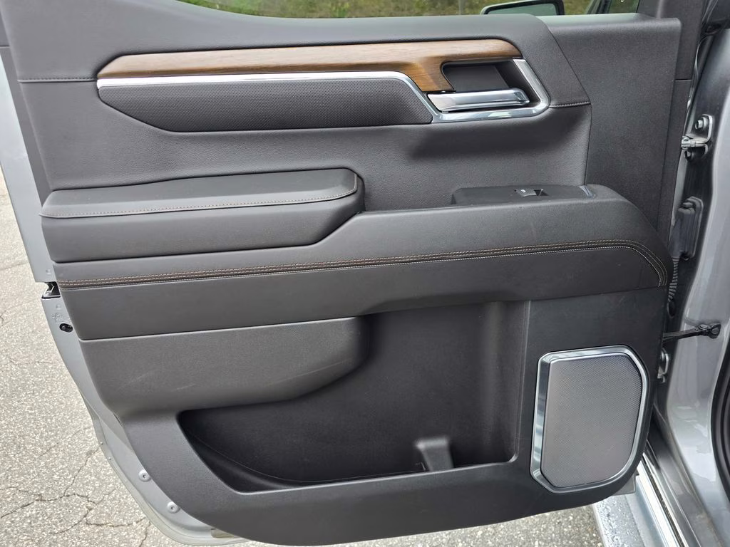 2024 Sterling Gray Metallic Chevrolet Silverado 1500 High Country 4X4 Truck