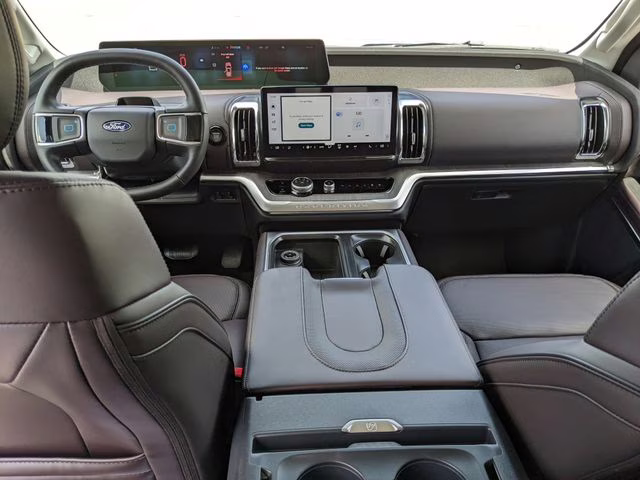 2026 Glacier Gray Metallic Tri-Coat Ford Expedition Platinum 4X4 SUV