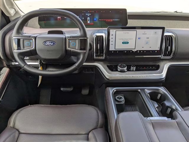 2026 Glacier Gray Metallic Tri-Coat Ford Expedition Platinum 4X4 SUV