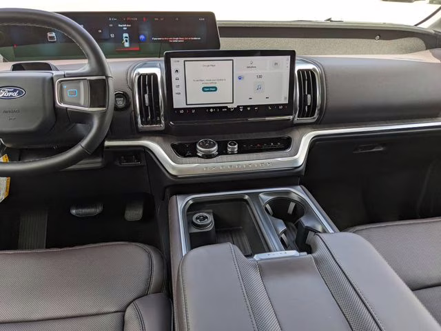2026 Glacier Gray Metallic Tri-Coat Ford Expedition Platinum 4X4 SUV