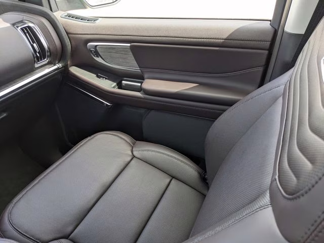 2026 Glacier Gray Metallic Tri-Coat Ford Expedition Platinum 4X4 SUV