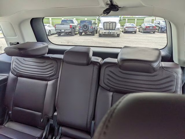 2026 Glacier Gray Metallic Tri-Coat Ford Expedition Platinum 4X4 SUV