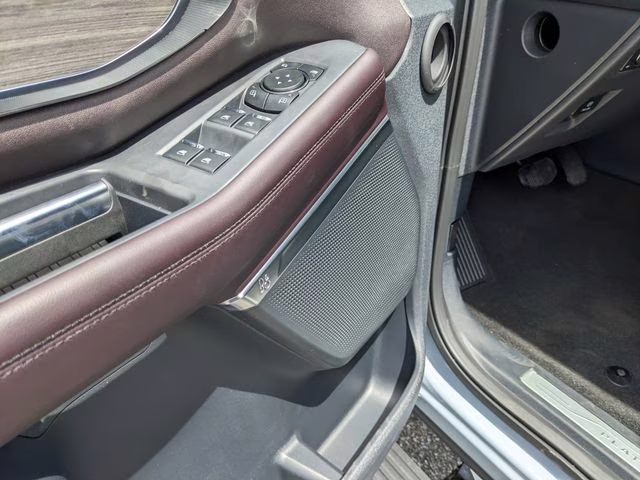 2026 Glacier Gray Metallic Tri-Coat Ford Expedition Platinum 4X4 SUV