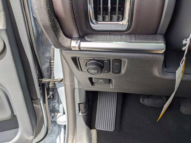 2026 Glacier Gray Metallic Tri-Coat Ford Expedition Platinum 4X4 SUV