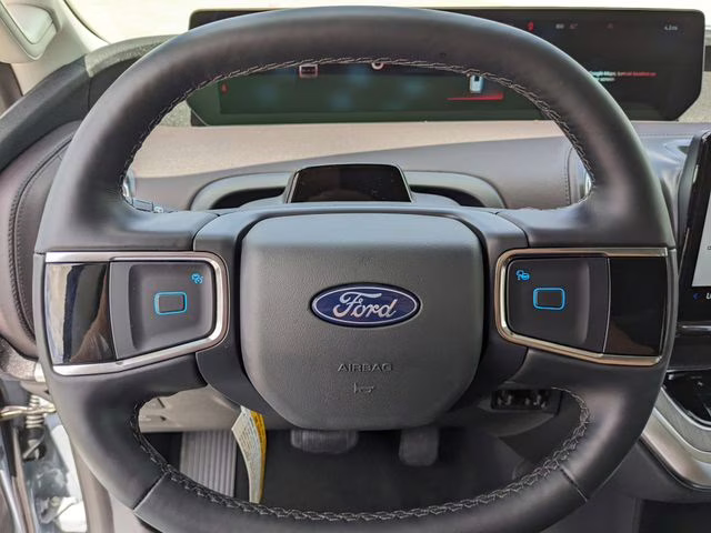 2026 Glacier Gray Metallic Tri-Coat Ford Expedition Platinum 4X4 SUV