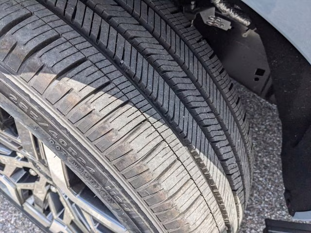 2026 Glacier Gray Metallic Tri-Coat Ford Expedition Platinum 4X4 SUV