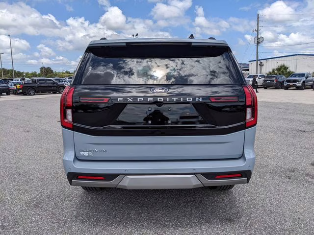 2026 Glacier Gray Metallic Tri-Coat Ford Expedition Platinum 4X4 SUV