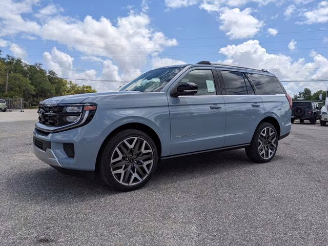 2026 Glacier Gray Metallic Tri-Coat Ford Expedition Platinum 4X4 SUV