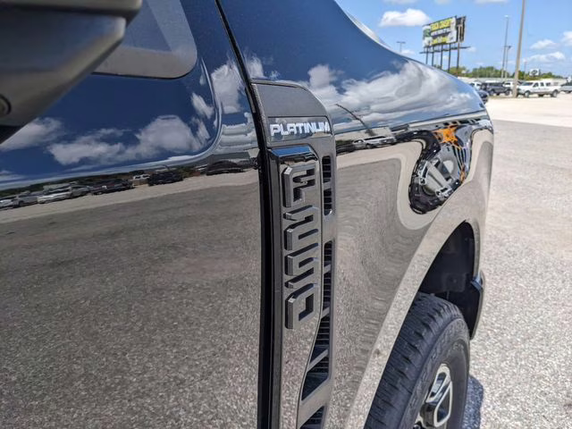 2026 Agate Black Metallic Ford Super Duty F-250 SRW Platinum 4X4 Truck